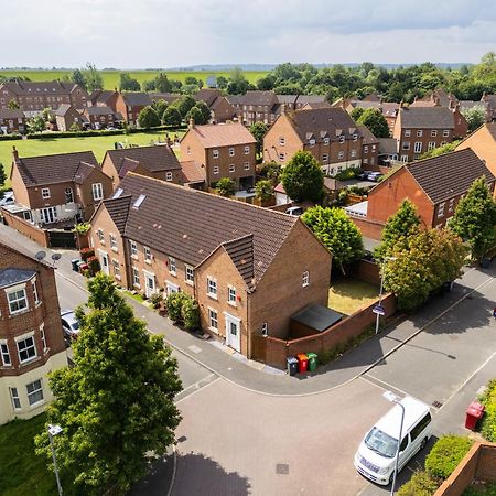 2 Tracy Avenue Villa Slough Eksteriør bilde